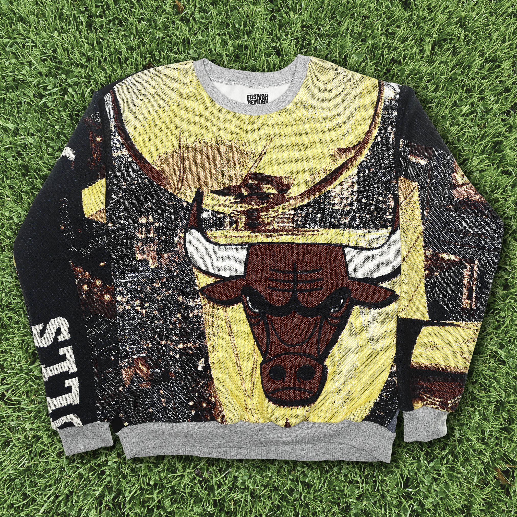Chicago Bulls Tapestry Panel Pullover