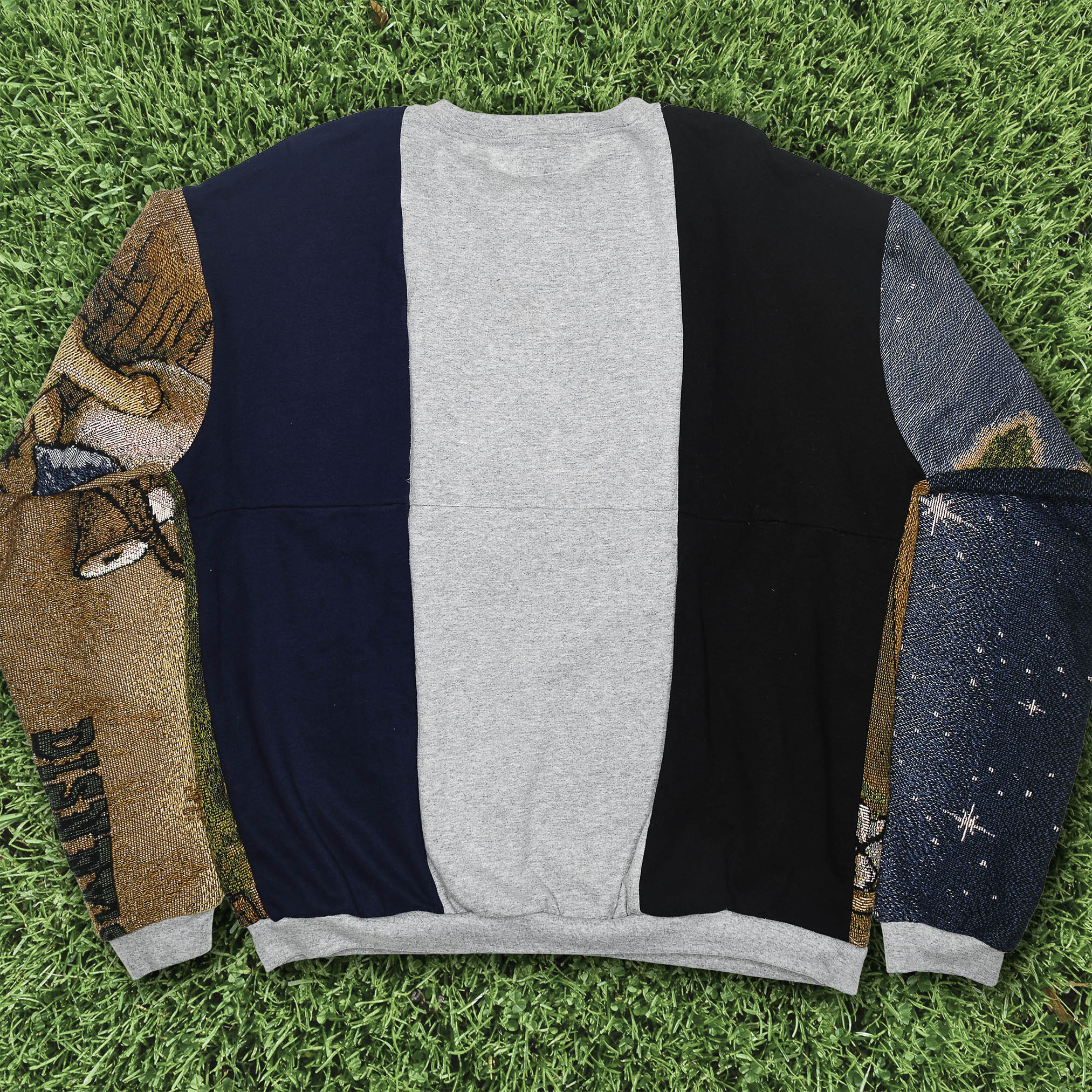 Goofy & Mickey Tapestry Panel Pullover