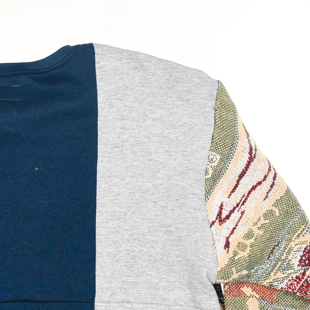 "Harry Potter" Gryffindor Tapestry Panel Pullover