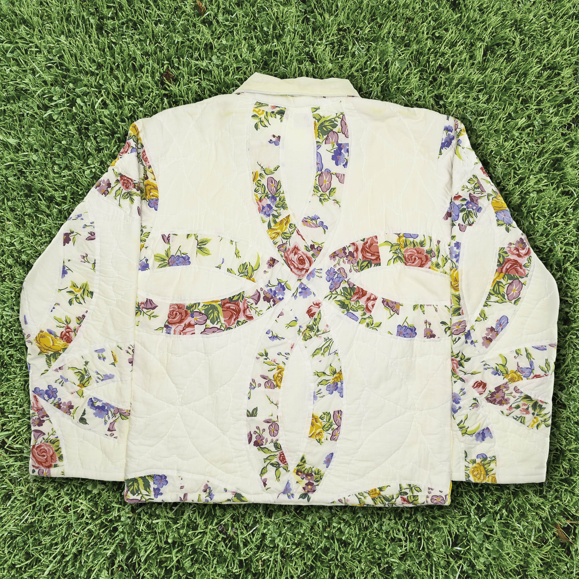 Soft Floral Trailblazer Quilt Pullover