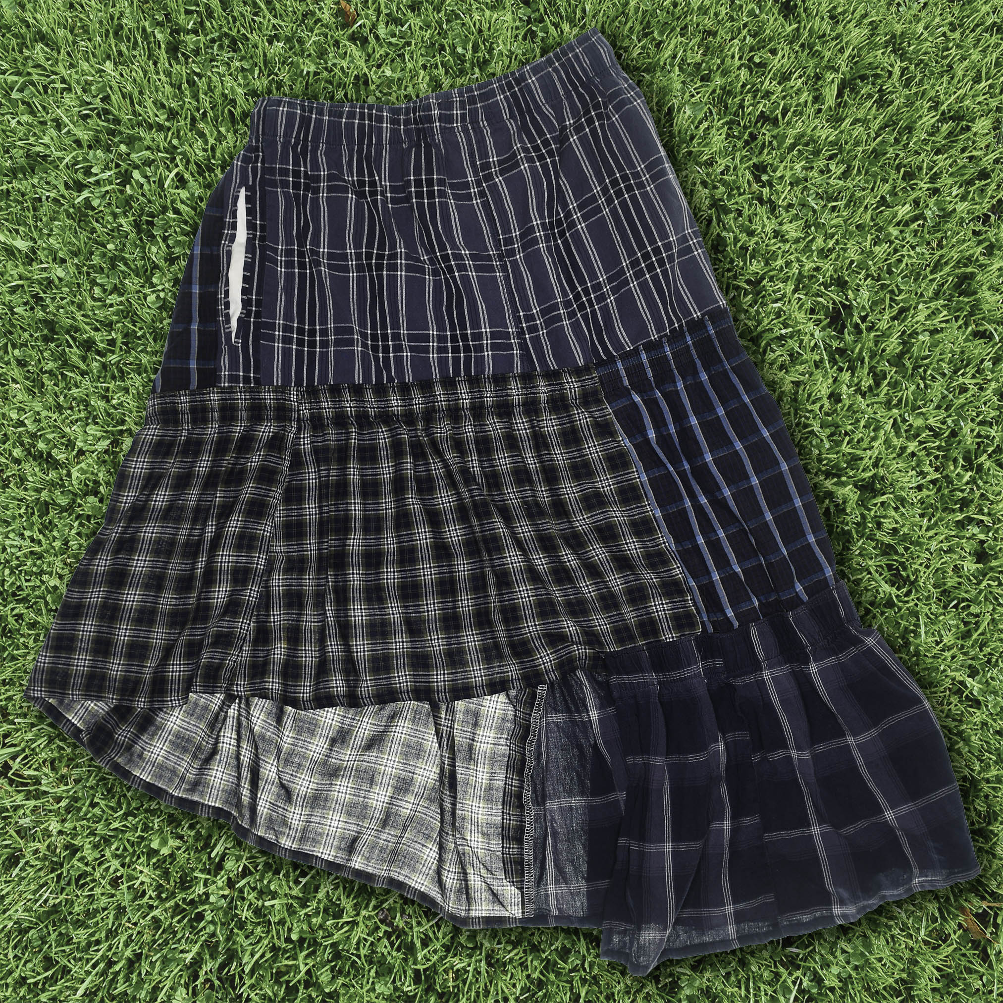 Dark Plaid Tiered Boxer Skirt Midi