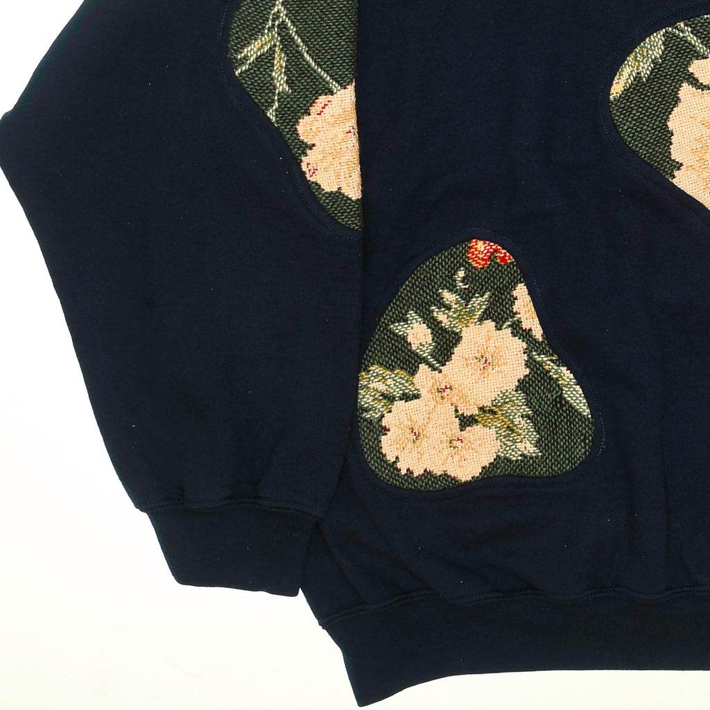 Roses Amoeba Tapestry Pullover