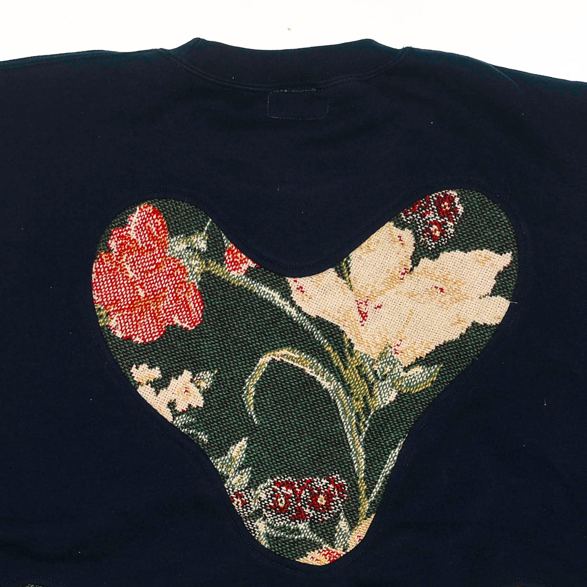 Roses Amoeba Tapestry Pullover
